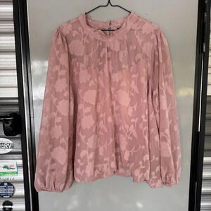 Torrid ladies flowy  blouse‎ in a dusty pink shade with floral pattern. Size 3X